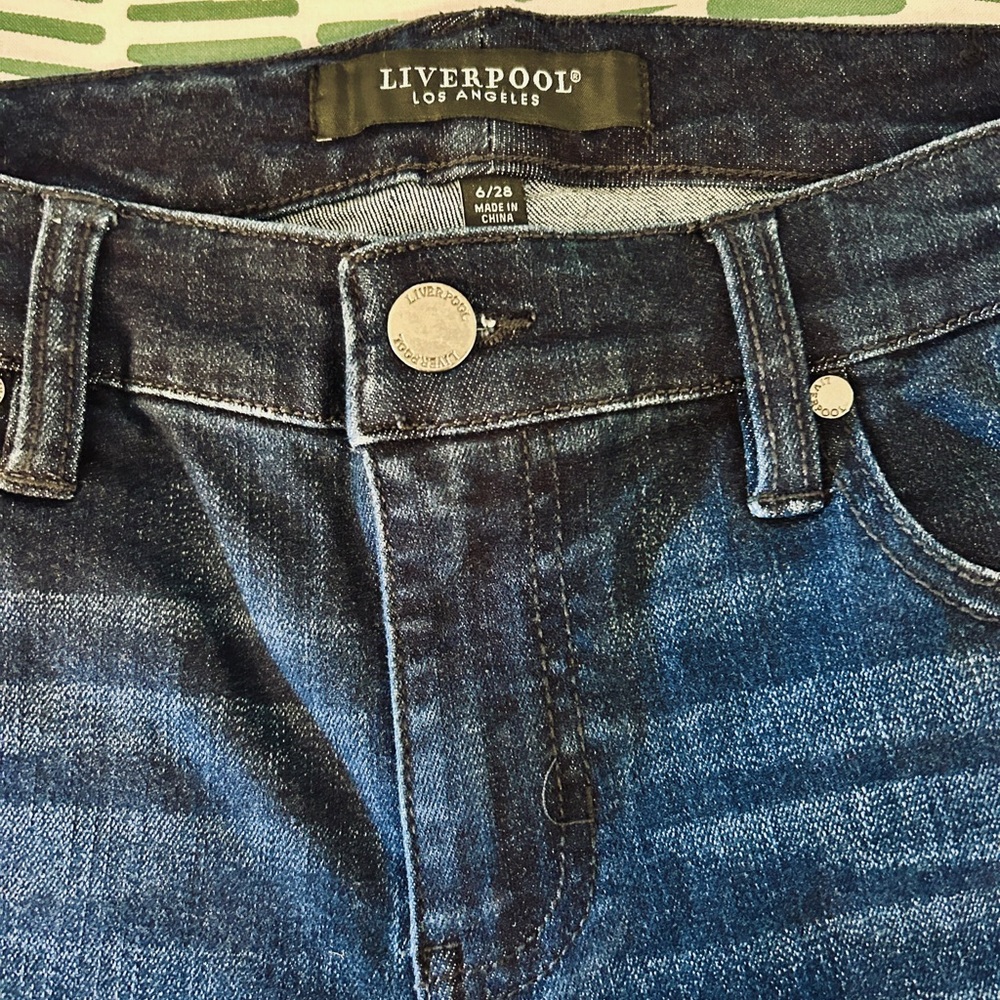 Liverpool Los Angeles Dark Wash Frayed Hem Straight Jeans W28 - Picture 7 of 8